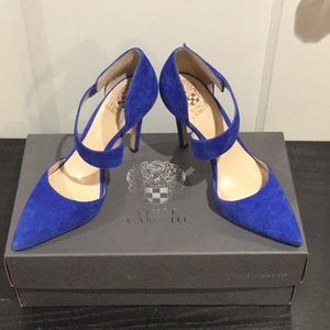 NWB Vince Camuto cobalt suede pumps Size 7